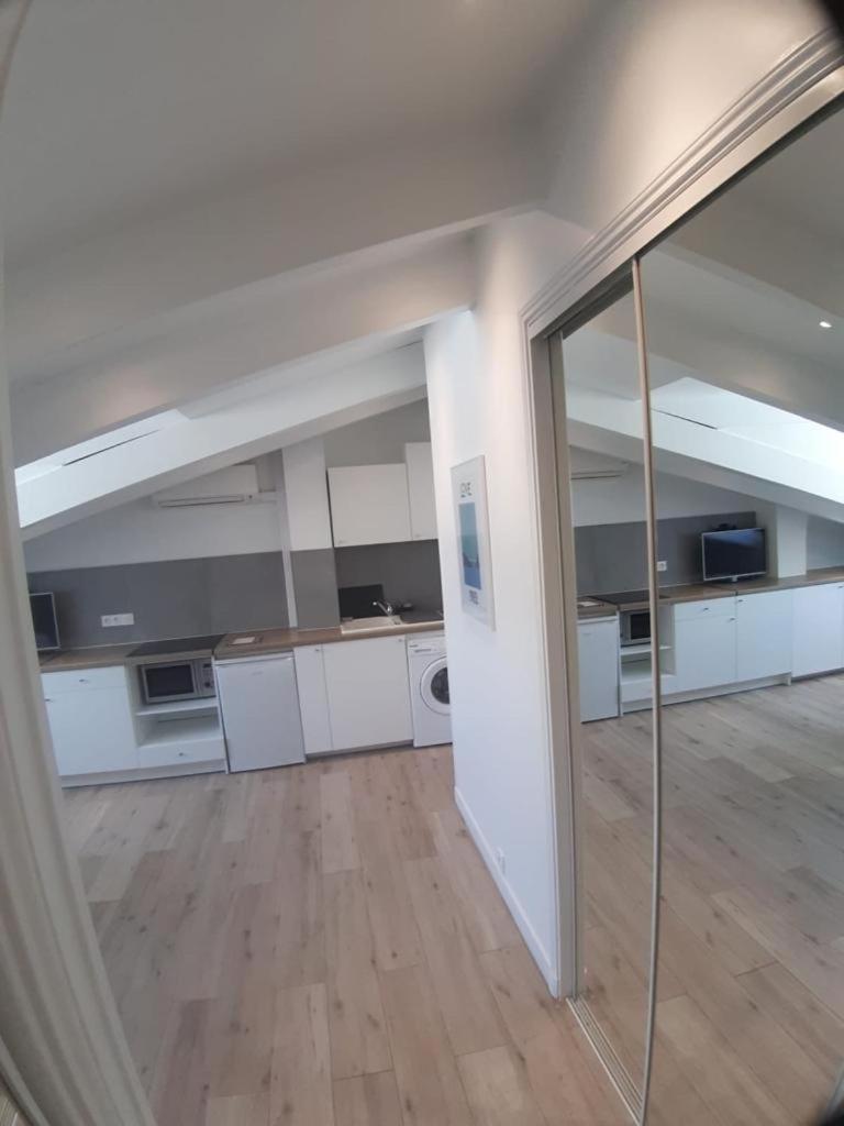 A Meyerbeer Apartment *