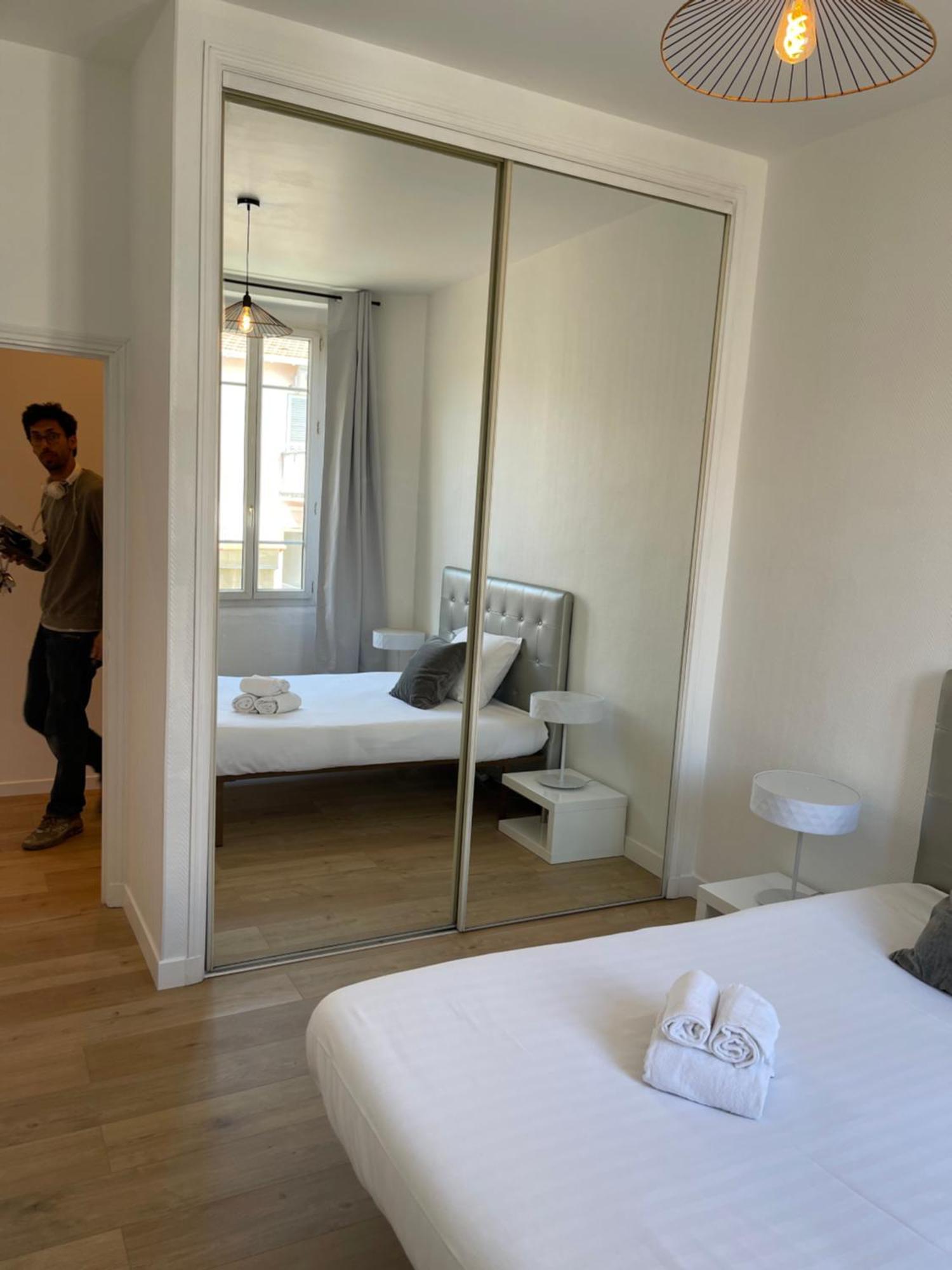A Meyerbeer Apartment